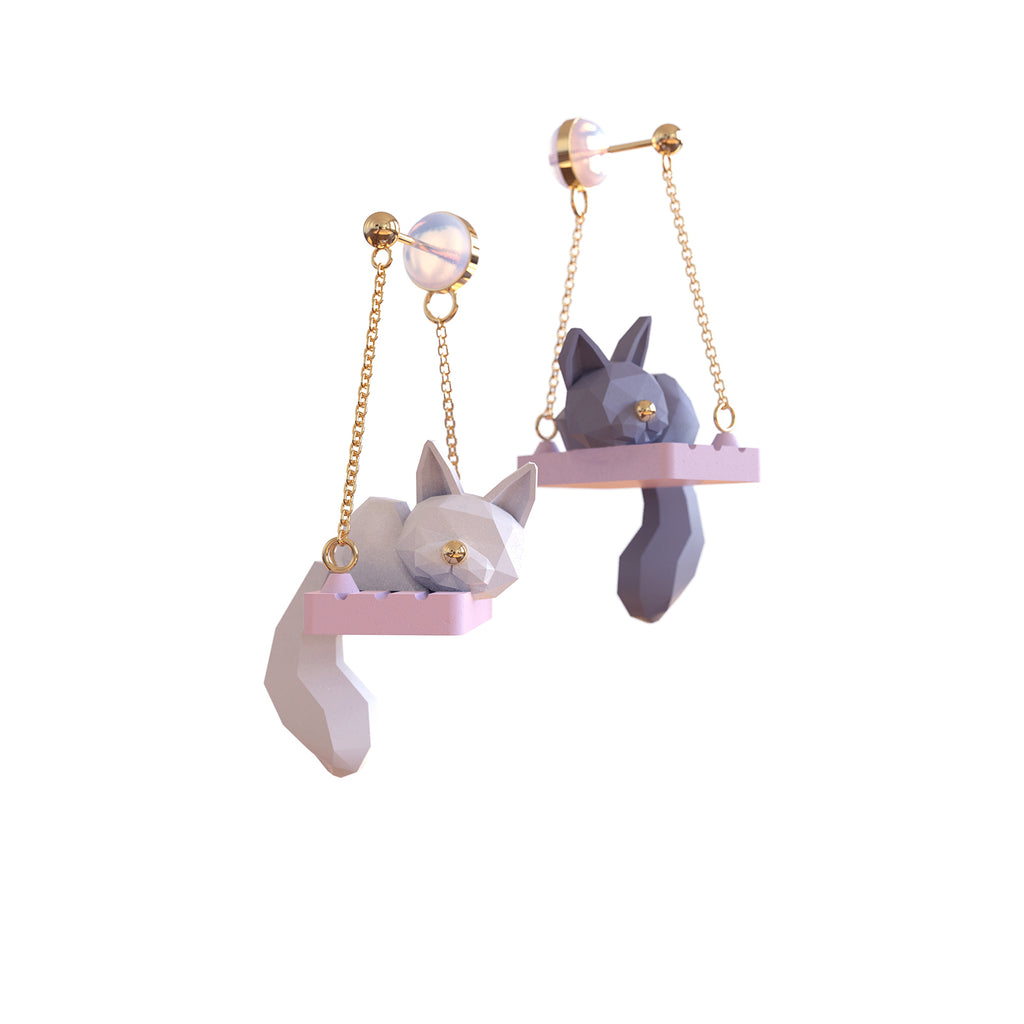 Resting Cat Fox Earring - Kirakira World