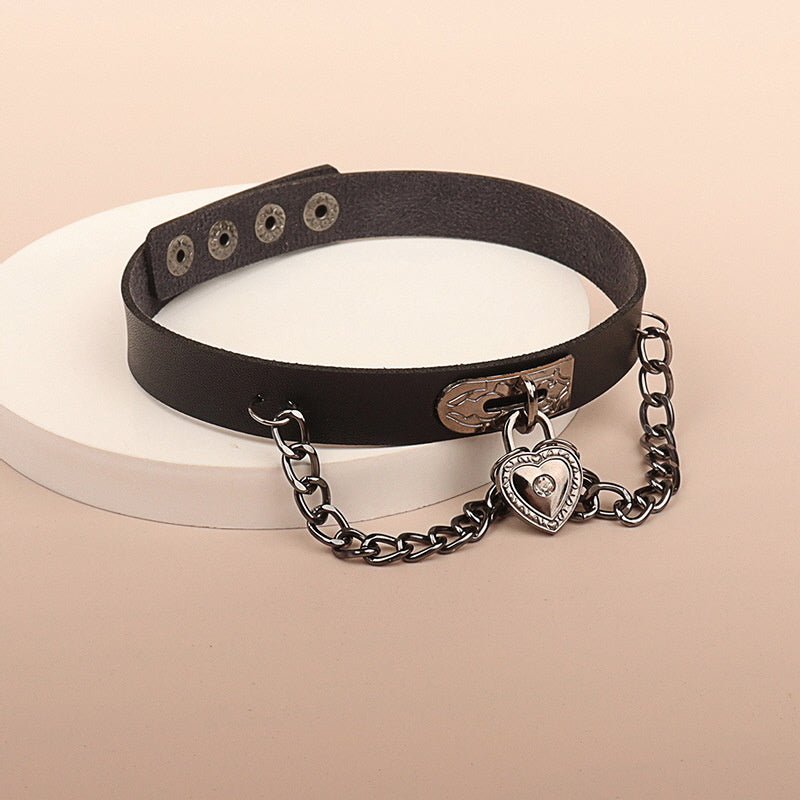 Gothic Heart Chain Leather Choker Necklace - Kirakira World - grungestyle - kawaii fashion -kawaii store-kawaii aesthetic - kawaiistyle