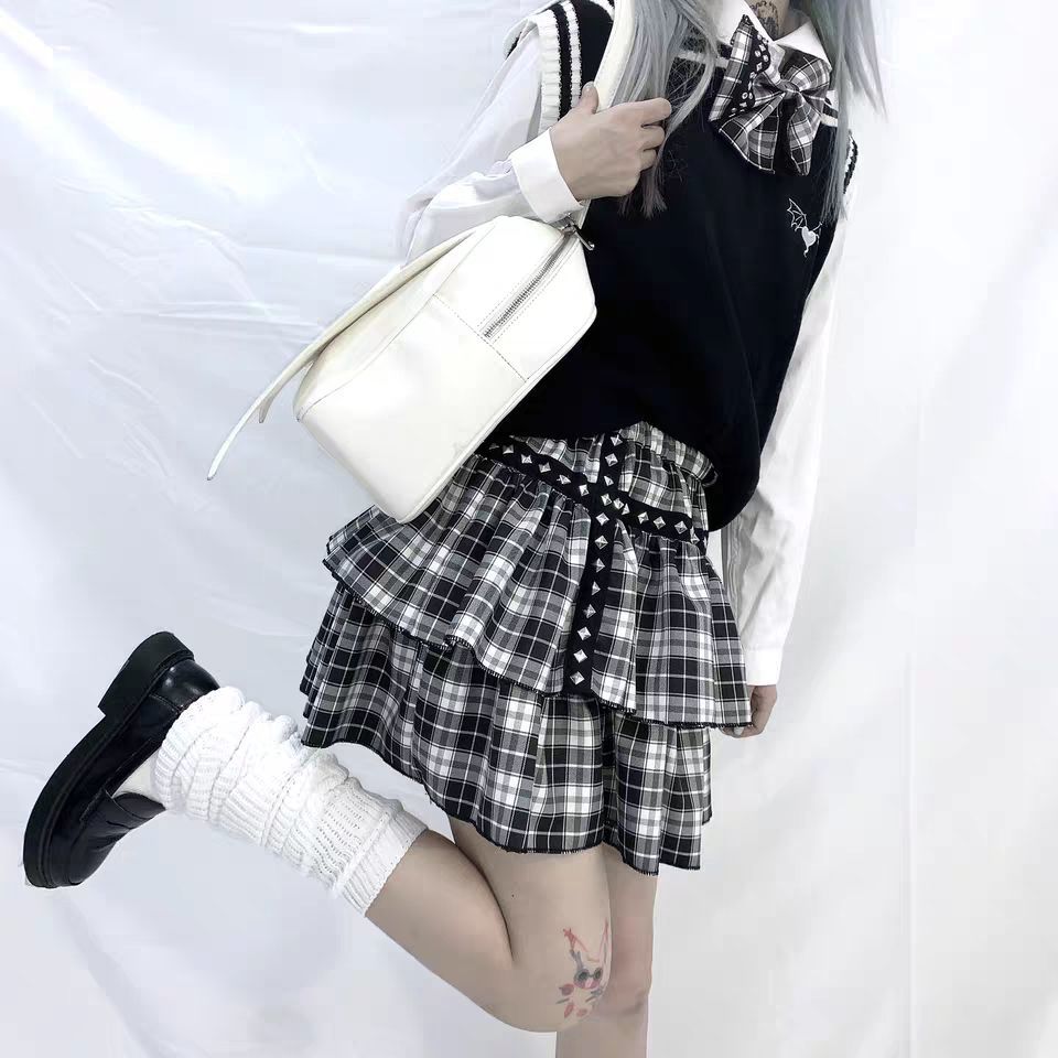 Kawaii Black Plaid Ruffles Skirts - Kirakira World - grungestyle - kawaii fashion -kawaii store-kawaii aesthetic - kawaiistyle