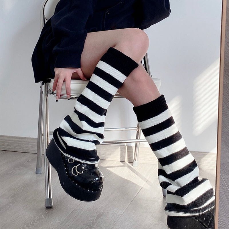 https://kirakiraworld.com/cdn/shop/products/Leg-Warmers-Boot-Cuffs-Women-Knit-Socks-Harajuku-Japanese-Winter-Long-Warmer-Punk-Cable-Knit-Socks.jpg_640x640_2e5d2c0b-7bf0-46bd-a8d2-211ca2991084-636772.jpg?v=1679115490